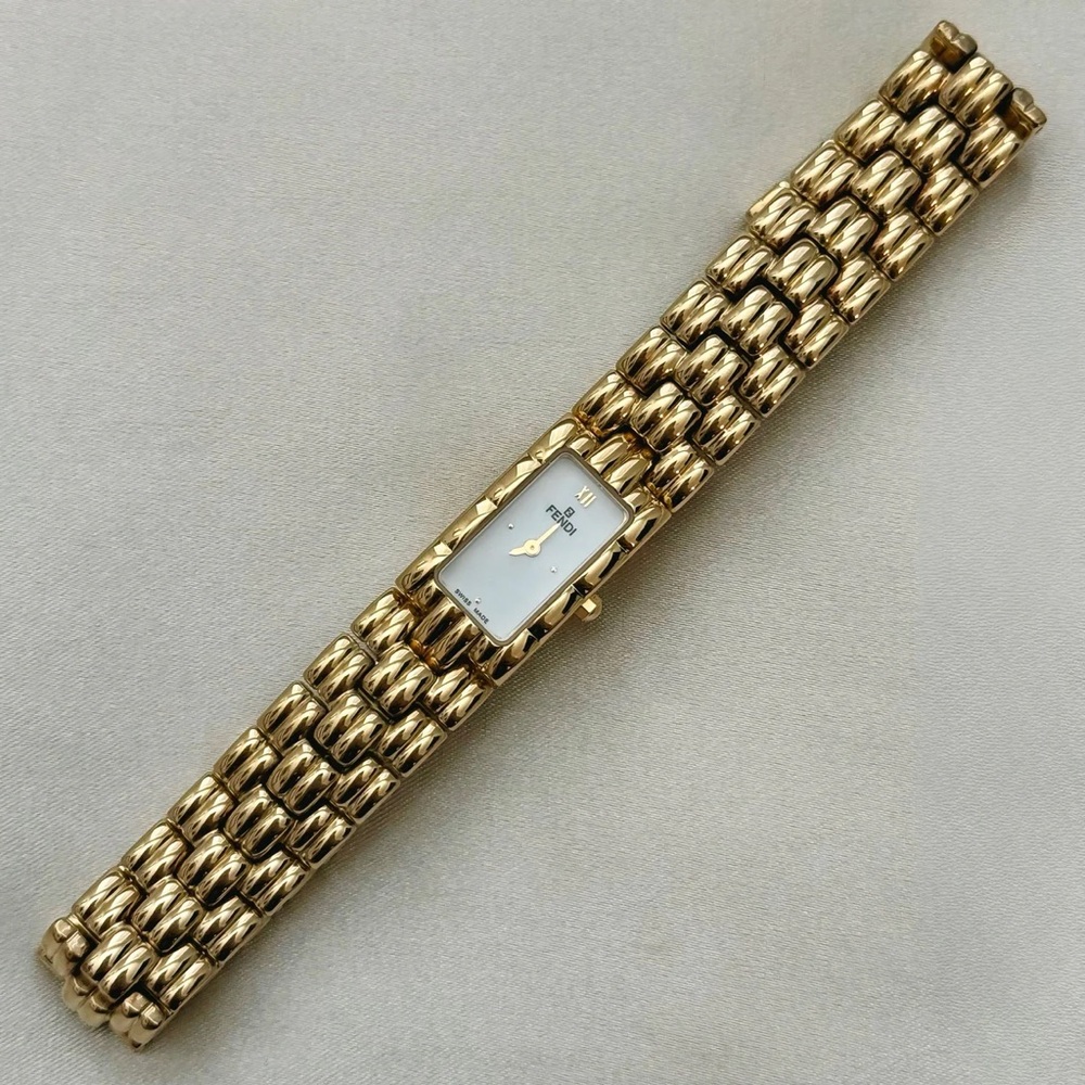 AUTHENTIC VINTAGE FENDI GOLD WATCH - Picture 5 of 8